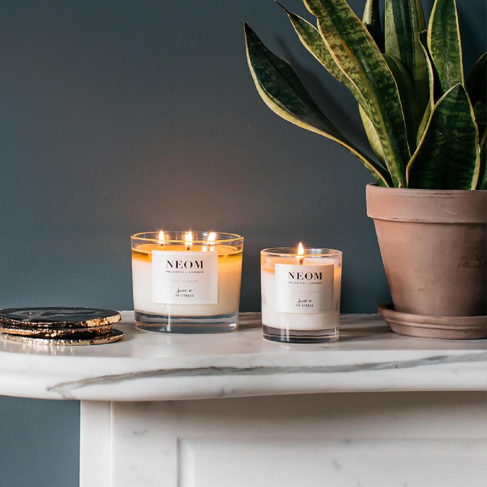 lookfantastic NEOM Organics Real Luxury Standard-Duftkerze Vatertagsangebot
