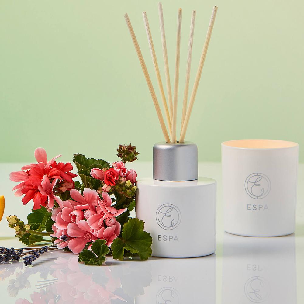 lookfantastic ESPA Restorative Candle 200g Valentinstagsangebot