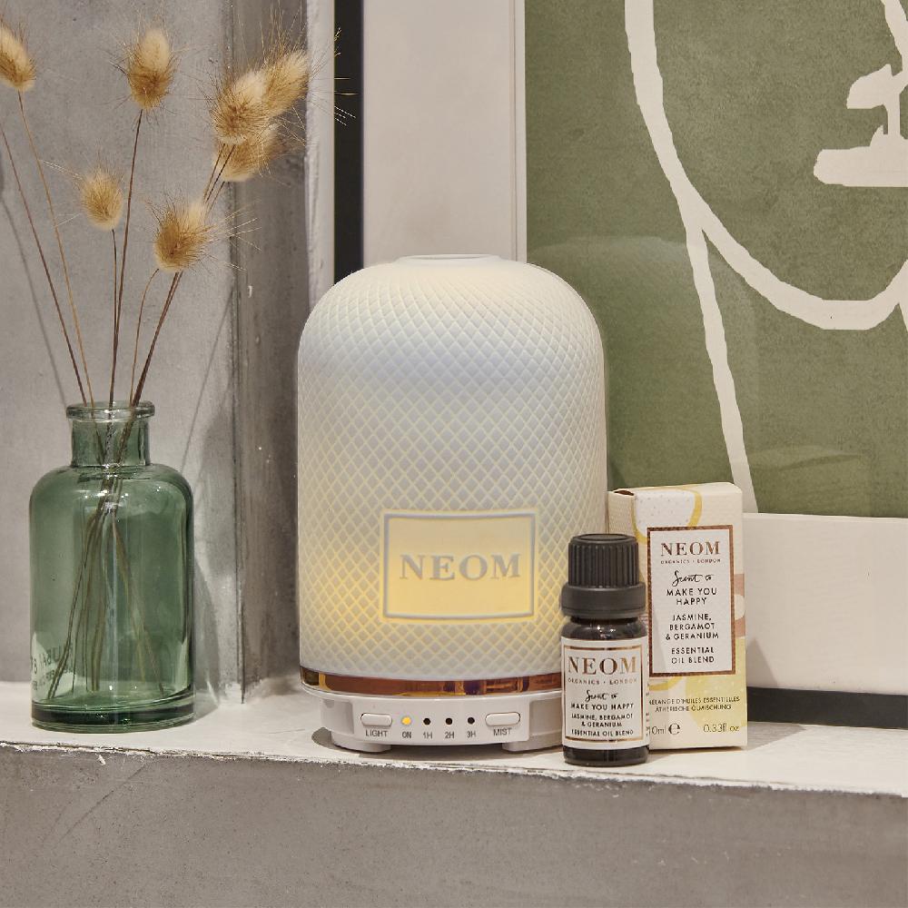 lookfantastic NEOM Jasmin Bergamotte und Geranie ätherische Ölmischung 10ml Kostenlose Rückgabe