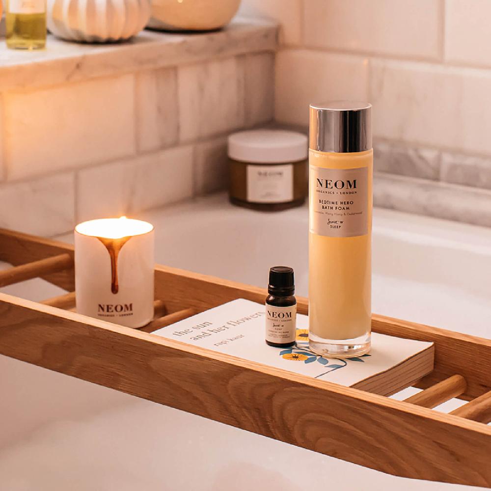 lookfantastic NEOM Real Luxury De-Stress Intensive Kerze zur Hautbehandlung Begrenzte Freigabe