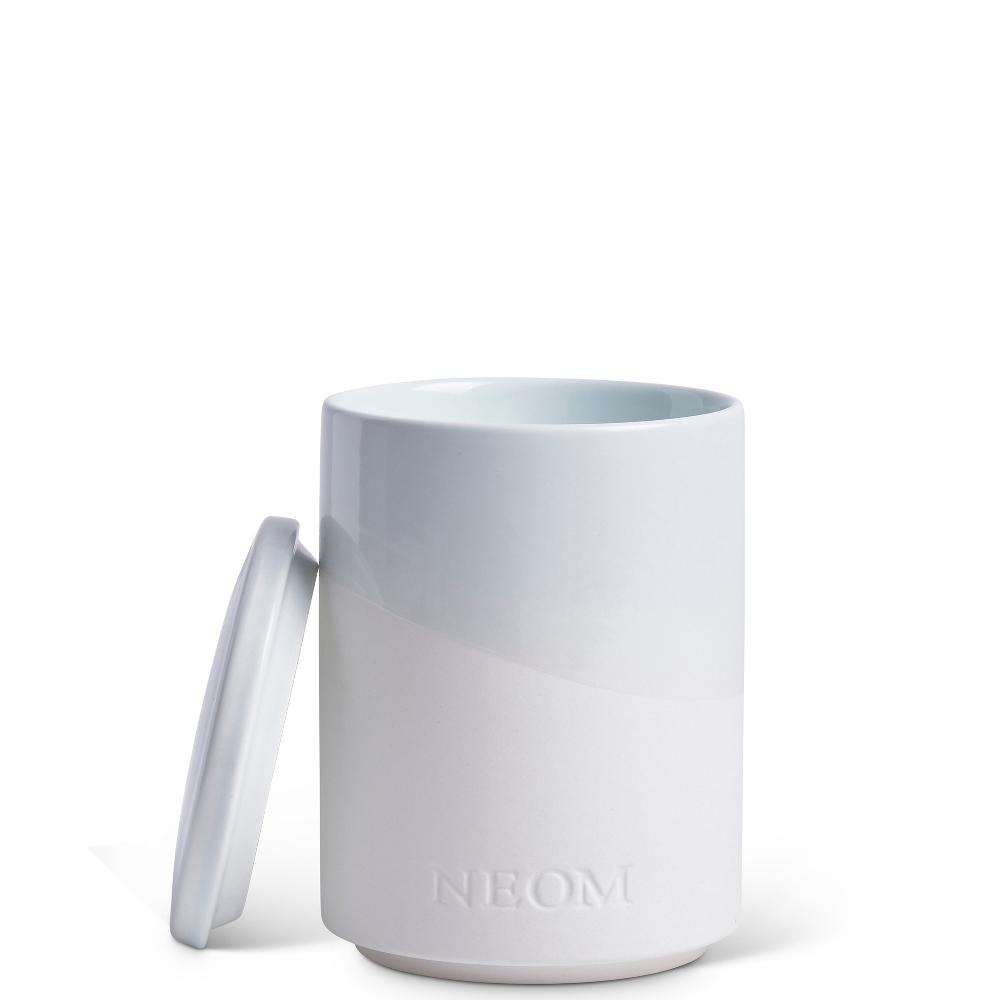 lookfantastic NEOM Ylang Ylang Vetiver und Tonkabohne Duftkerze 320 g Zeitbegrenzte Promotion