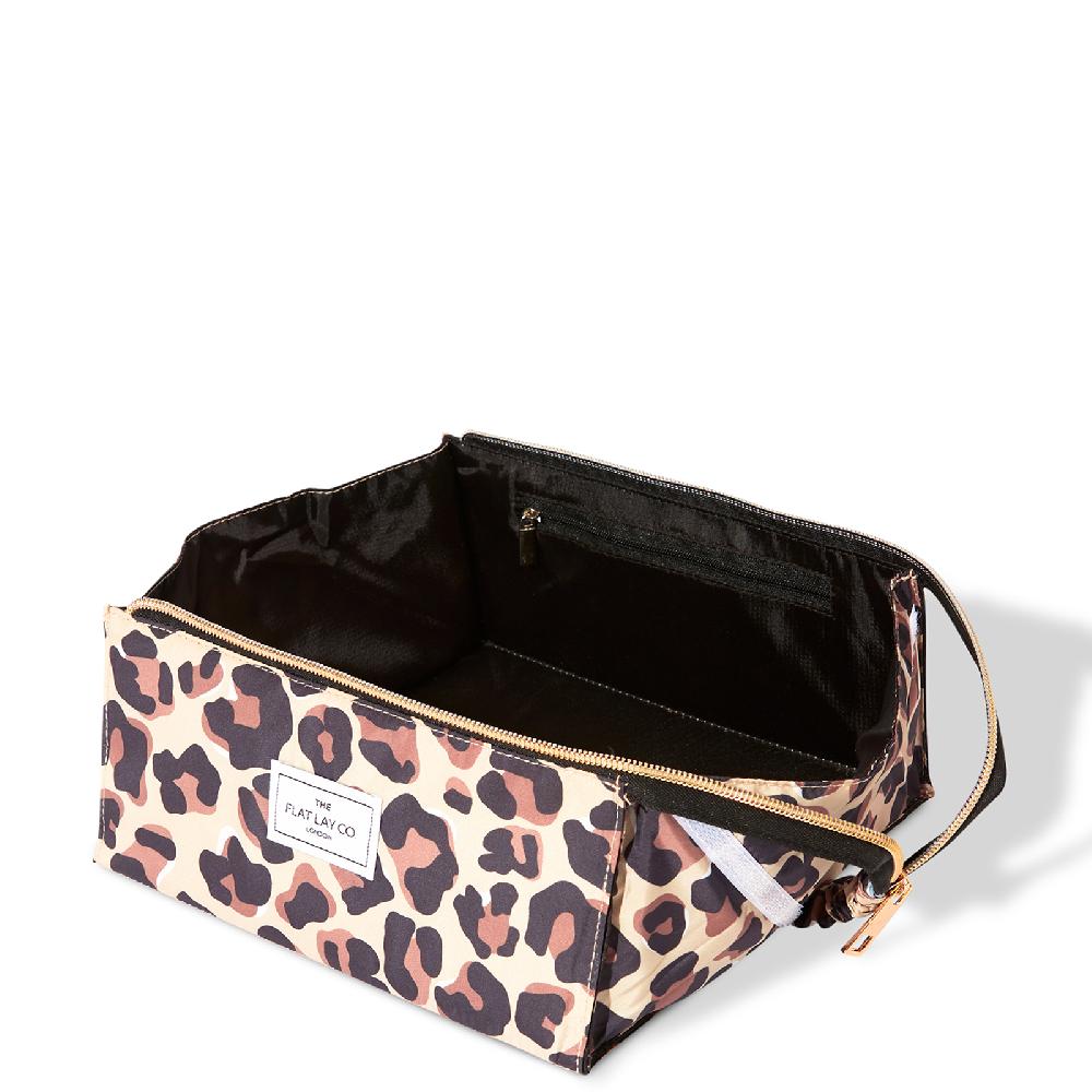 lookfantastic The Flat Lay Co. Open Flat Box Bag - Leopard Print Versandkostenfrei