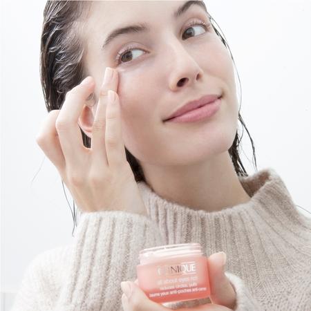 Clinique Clinique All About Eyes™ Rich feuchtigkeitsspendende Augencreme gegen Schwellungen und Augenringe Kostenlose Rückgabe