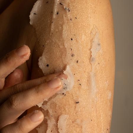Elemis Elemis Body Exotics Frangipani Monoi Salt Glow Körperpeeling Sonderangebot
