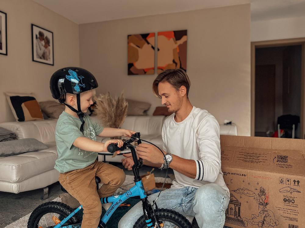 babymarkt Kinderfahrrad 12" mit Stützräder blau-schwarz im Angebot