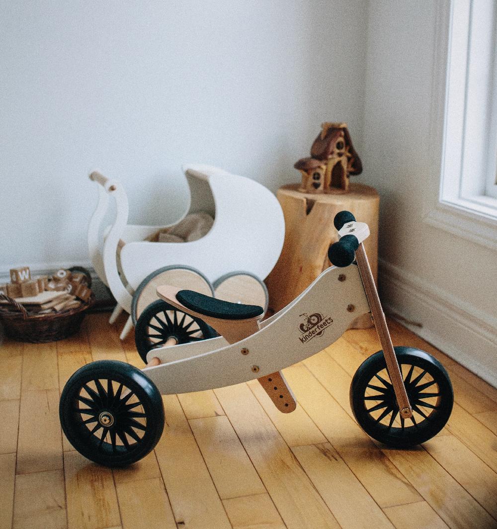 babymarkt 2-in-1 Dreirad Tiny Tot Plus weiß Versandkostenfrei