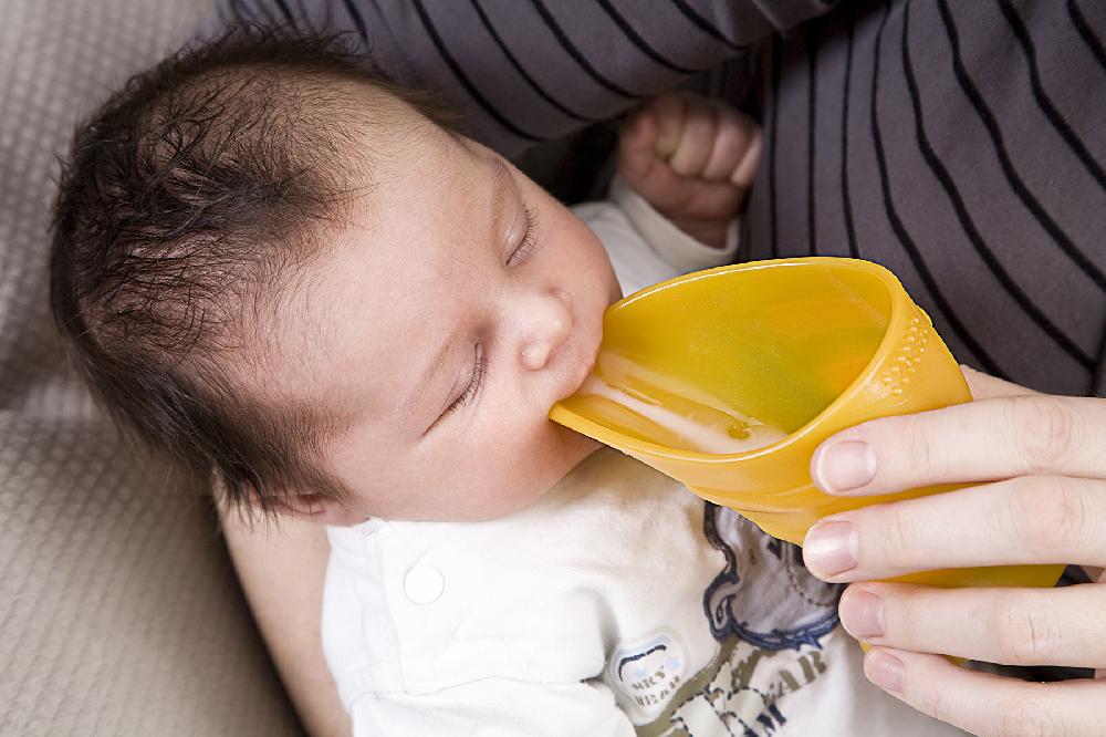 babymarkt Trinklernbecher CamoCup gelb Wochenangebot
